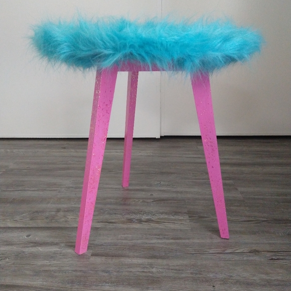 End table / night stand / plant stand - Picture 6 of 6